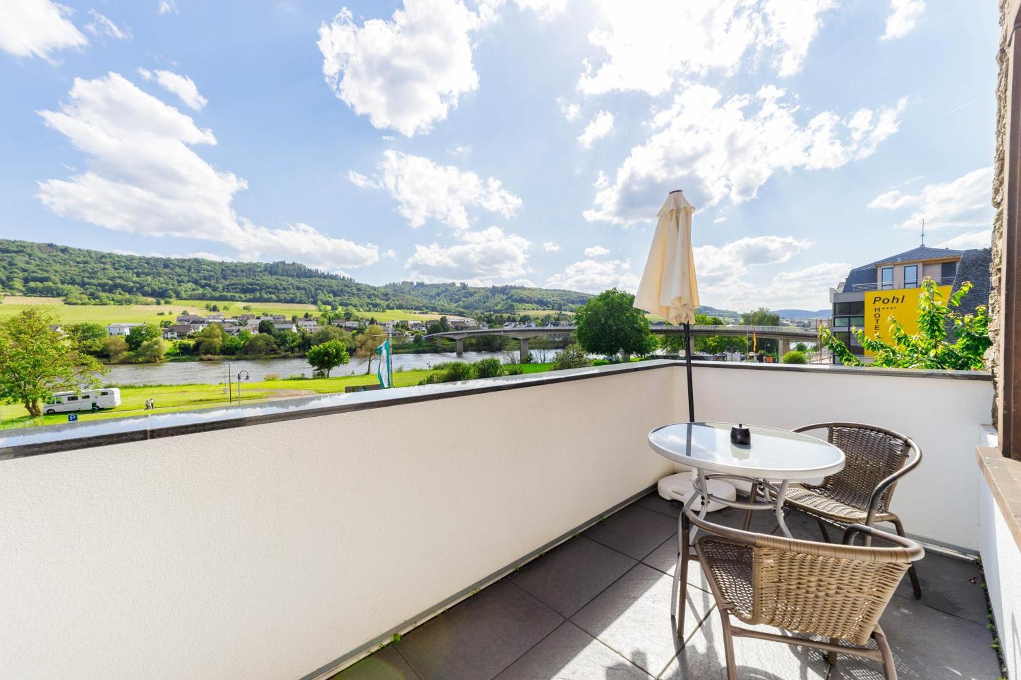 Vonmos Moselblick Apartments Kinheim Exterior photo